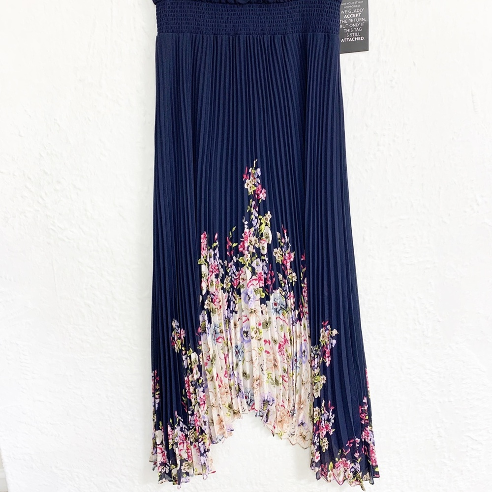 White House Black Market Navy Floral Smocked Pleated Midi Dress Sz 6 - Picture 6 of 16